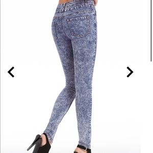 ZOE HIGH-WAIST SKINNY JEANS IN ACID WASH